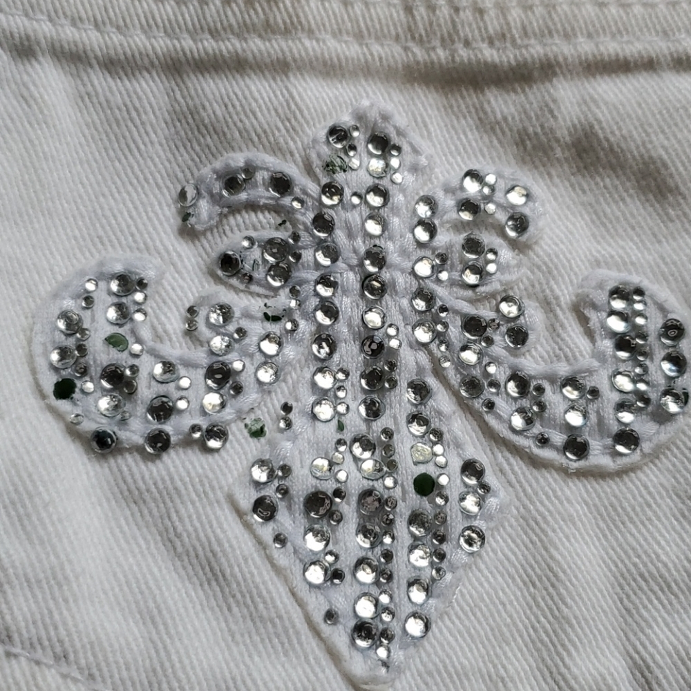 WHITE SHORTS - Picture 5 of 5